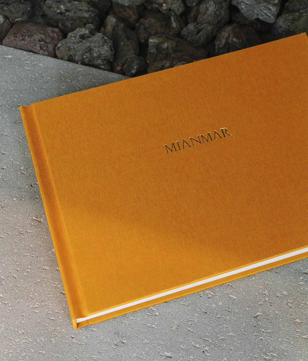 Table Book Midi