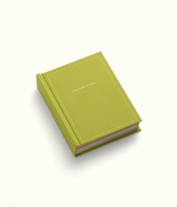 Scrapbook Short linen photo album by Flavia Nasser